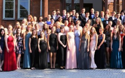 89 Abiturientinnen und Abiturienten feiern ihren Erfolg