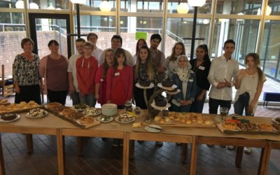 Bewirtung des Landfrauenbesuchs an der MES