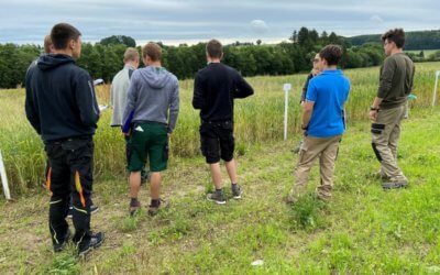 Ökofeldtag 2021 – Versuchsfeld Ochsenhausen – Unsere angehenden LandwirtInnen waren natürlich auch dort!