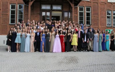 MES verabschiedet Abiturientinnen und Abiturienten