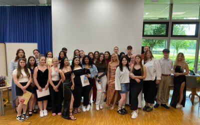 AVdual Klassen der Matthias-Erzberger-Schule feiern Abschluss