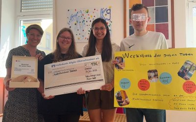 KoBV-Klasse spendet Erlös aus Holzprojekt an den Kinderschutzbund
